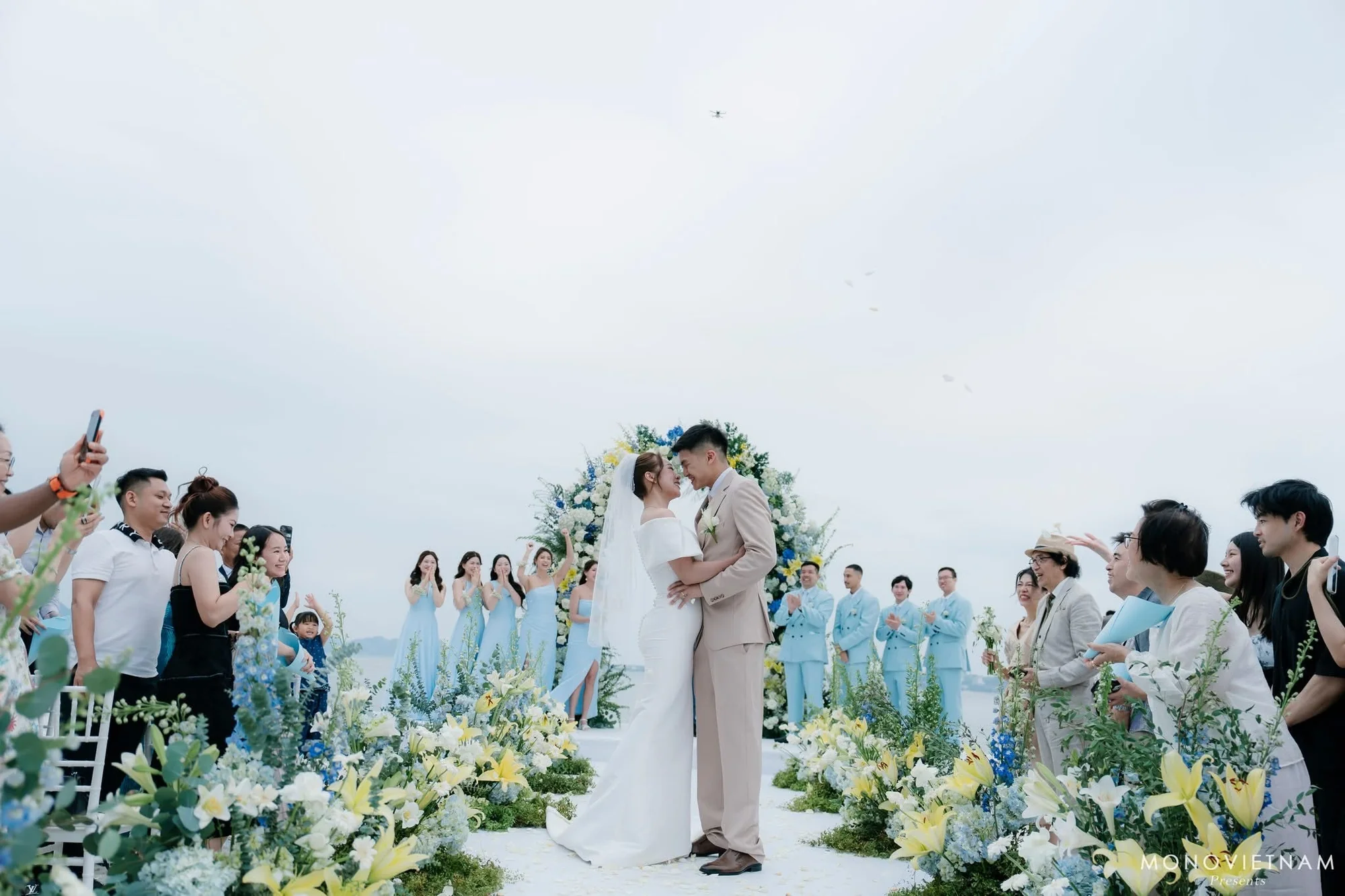 Haley and Johnny at their Hạ Long ceremony