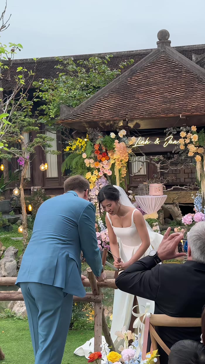 Linh and Jan wedding ritual