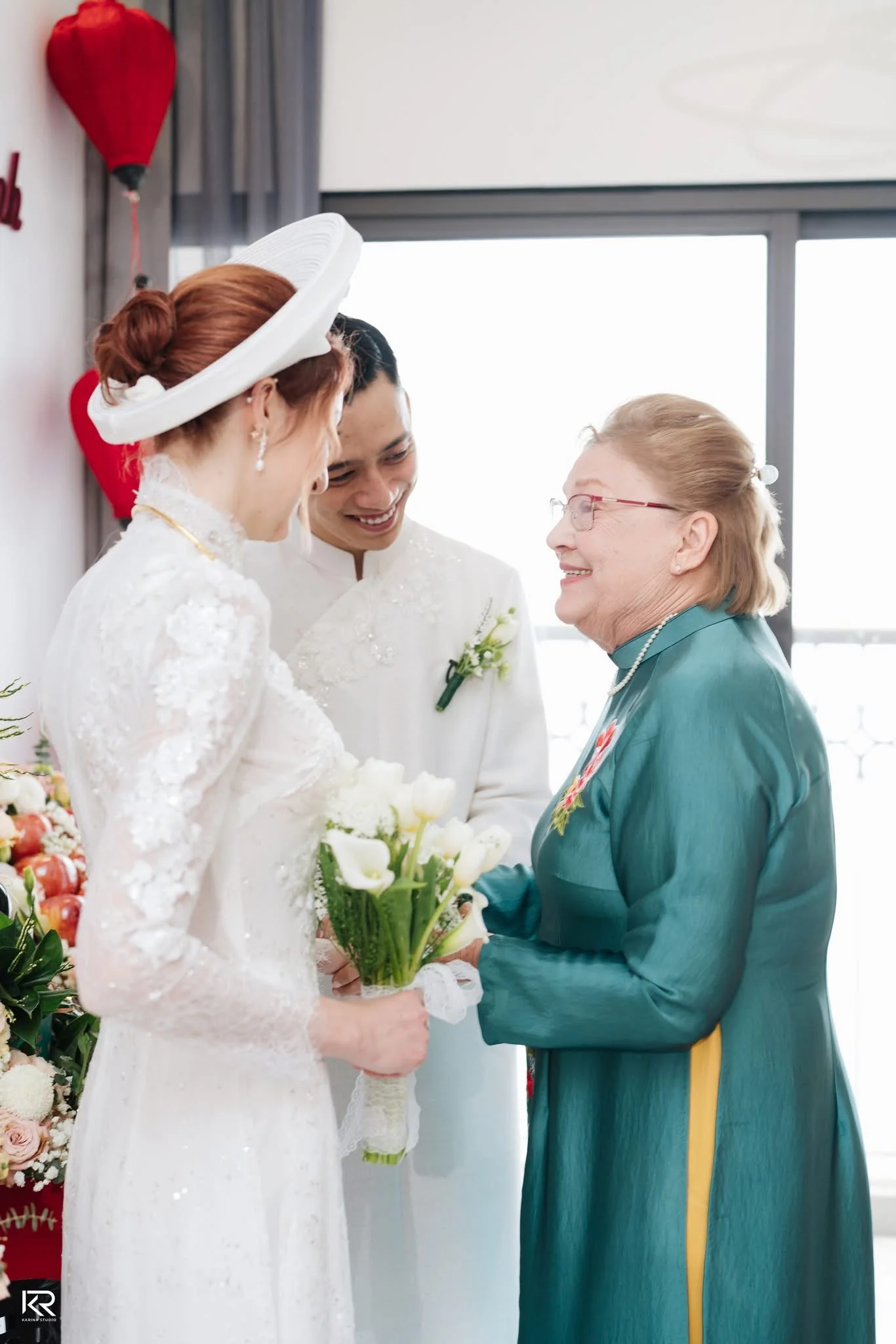 Wedding family moment