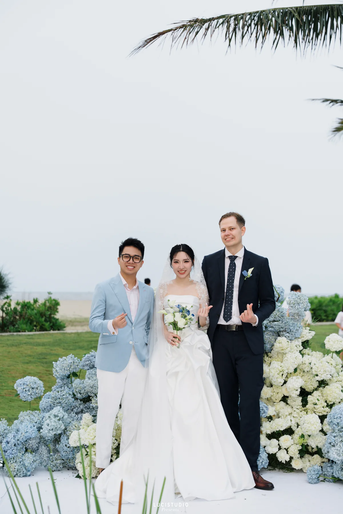 Son Tung hosting