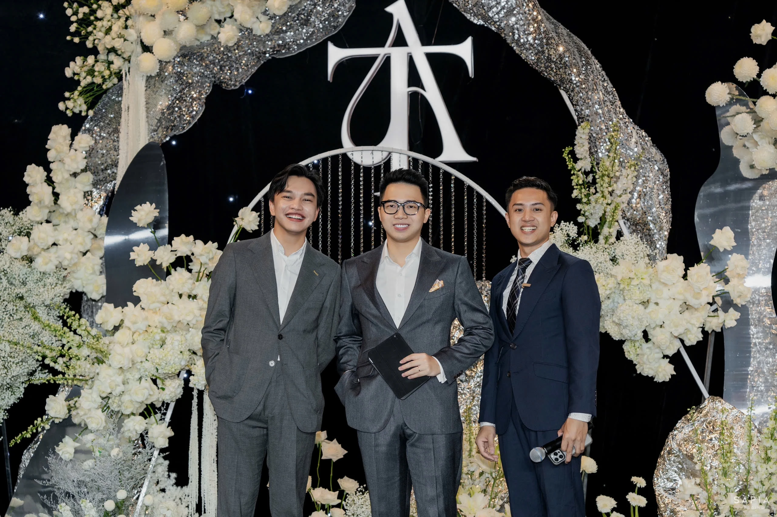MC Sơn Tùng trong hậu trường sự kiện