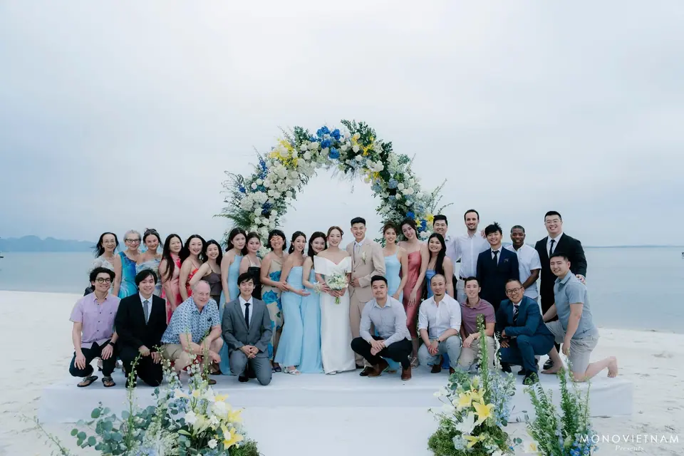 Khoảnh khắc thực tế trong lễ cưới do MC Sơn Tùng đồng hành