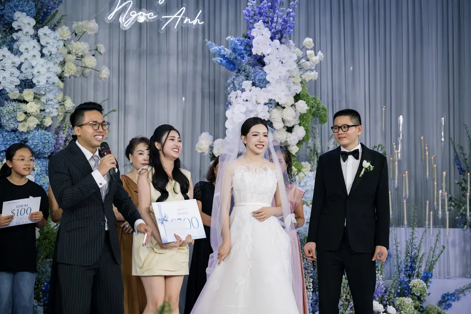 Khoảnh khắc thực tế trong lễ cưới do MC Sơn Tùng đồng hành