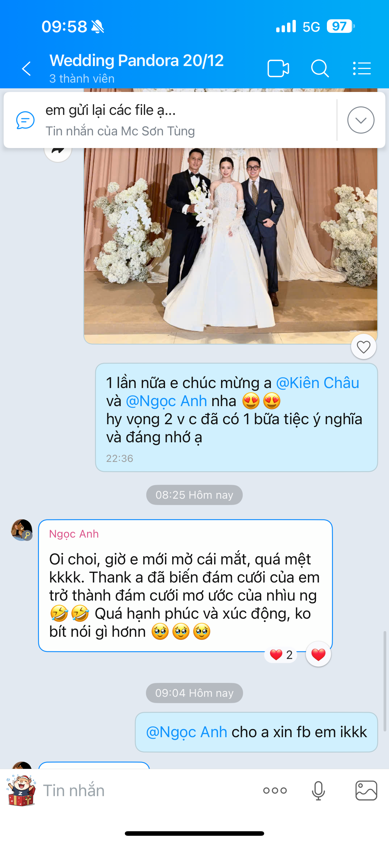 Khoảnh khắc thực tế trong lễ cưới do MC Sơn Tùng đồng hành