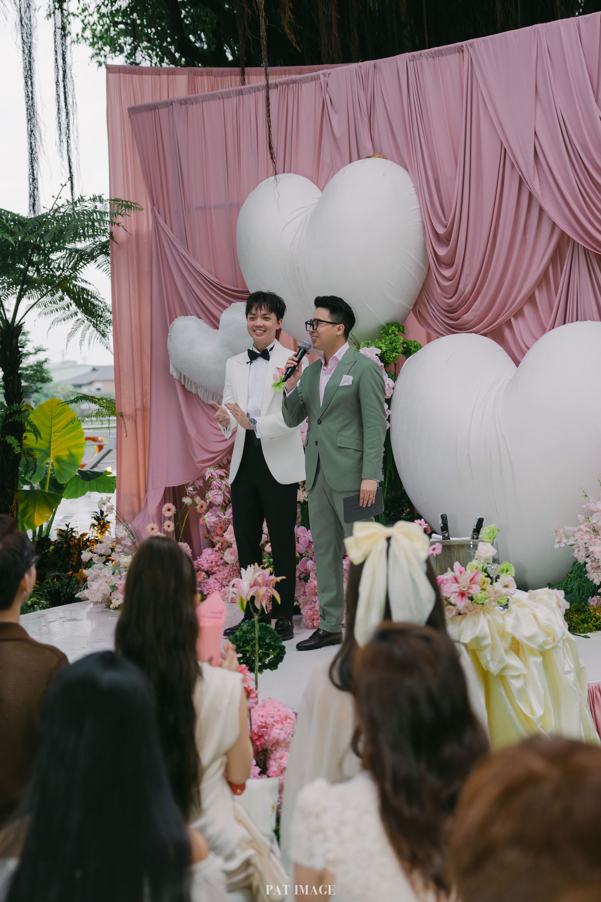 Lễ cưới Đức Chiến & Kim Chung do MC Sơn Tùng dẫn dắt